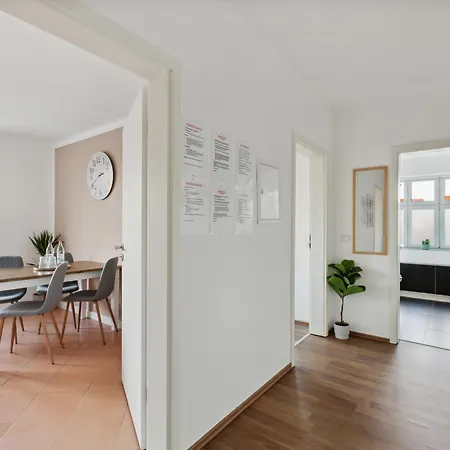 Nulandtarea - 36 Betten In Voll Ausgestatteten Appartement Merseburg