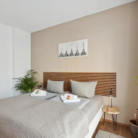 Appartement Nulandtarea - 36 Betten In Voll Ausgestatteten Merseburg